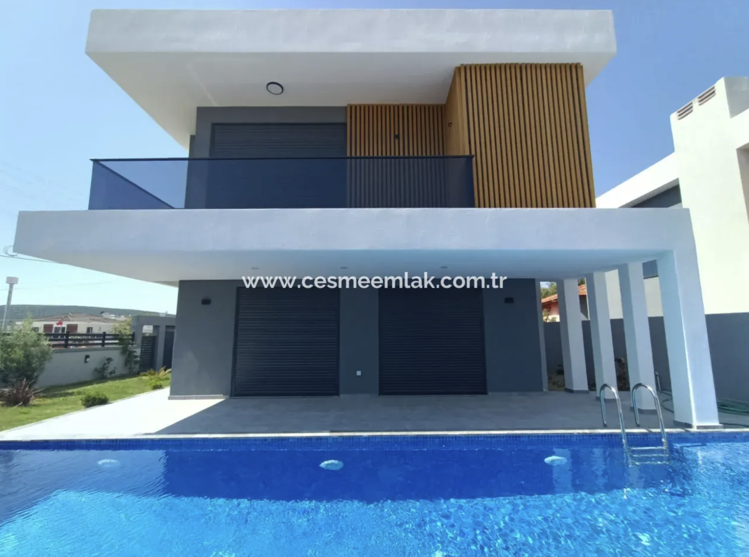 Villa de Lujo 4+1 Nueva con Piscina Privada en Çeşme Şifne